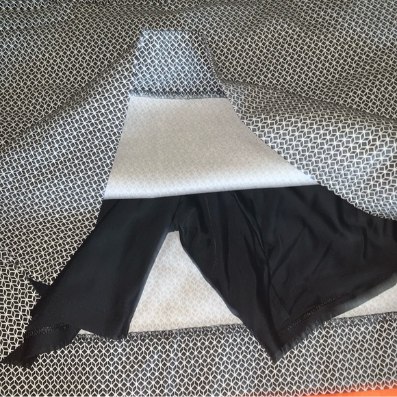 S.C. and Co. White & Black Geo Tummy Control Tennis Golf Pickleball Skort M - Picture 4 of 9